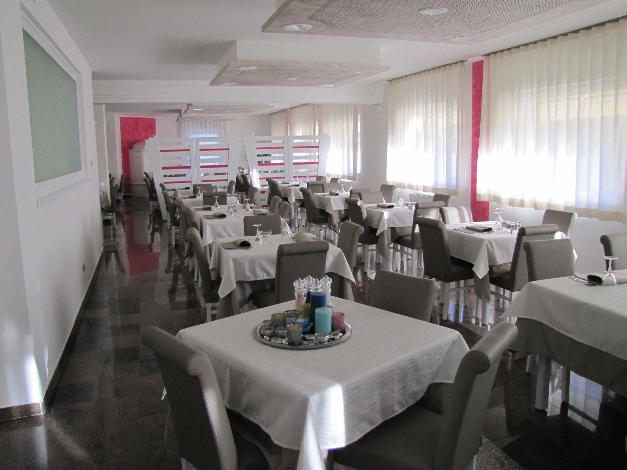 Hotel Scarano Levico Terme Exterior photo