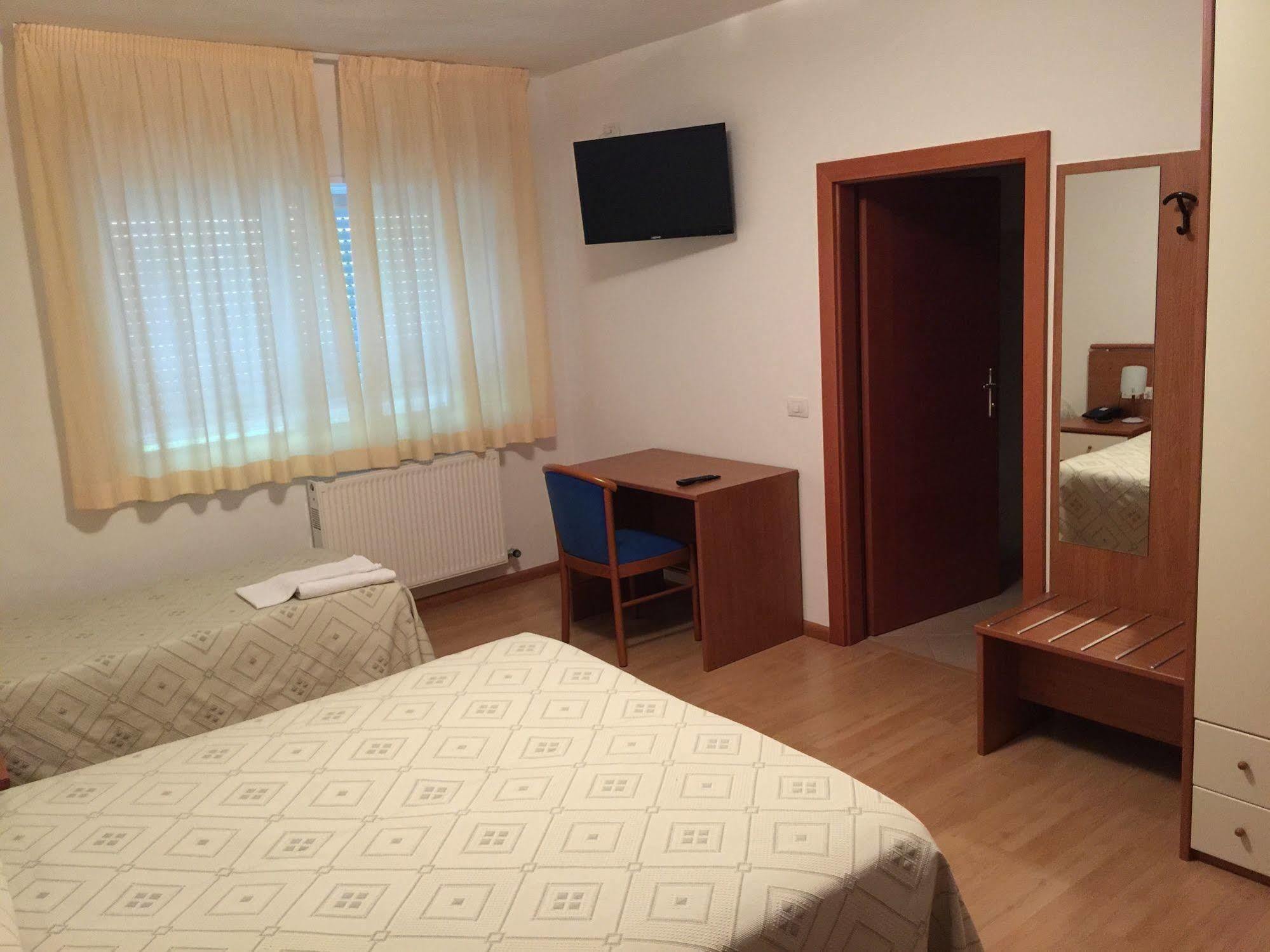 Hotel Scarano Levico Terme Exterior photo